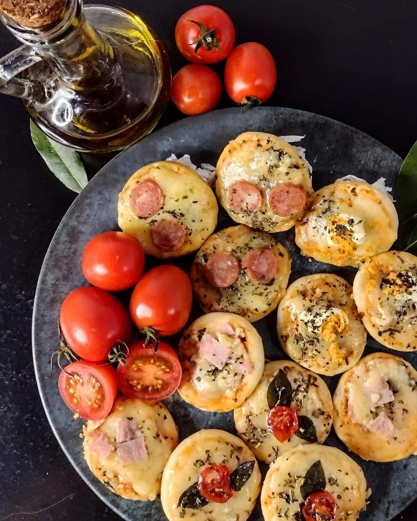 Mini pizzas artesanais da Mini Pizza RJ com diversos sabores